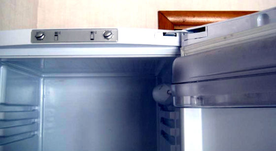 Перевесить двери холодильника в Щелково | Вызов мастера по холодильникам на дом